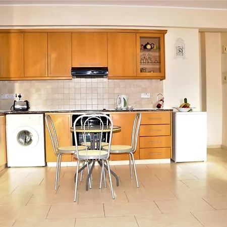 Apartment Camellia Gardens *
