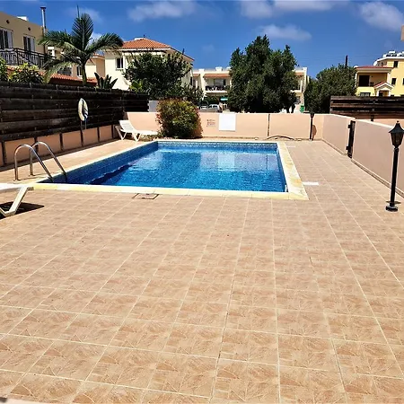 Camellia Gardens Apartment *