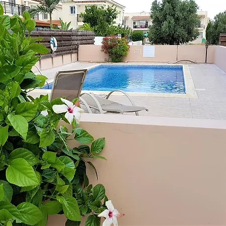 Camellia Gardens Apartment *